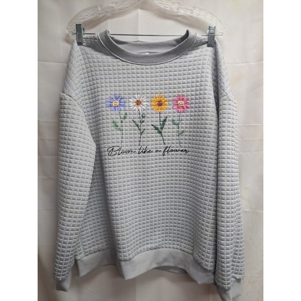 Gray Quilted Bloom Like A Flower Womens Sweatshirt Size Large